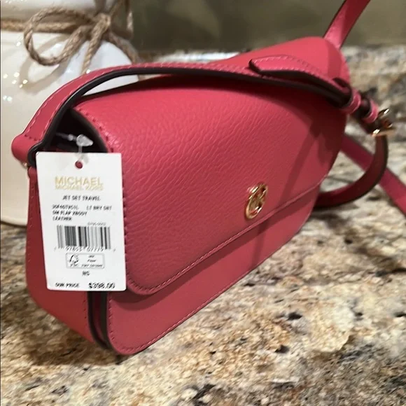 Michael Kors NWT Travel Small Grained Leather Crossbody Bag - Picture 2 of 11